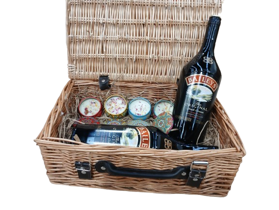 Luxury Baileys Hamper: The Ultimate Gift of Indulgence and Elegance - 2 x 1 Litres Baileys Original & 4 Premium Scented Candles