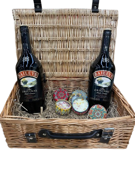 Luxury Baileys Hamper: The Ultimate Gift of Indulgence and Elegance - 2 x 1 Litres Baileys Original & 4 Premium Scented Candles