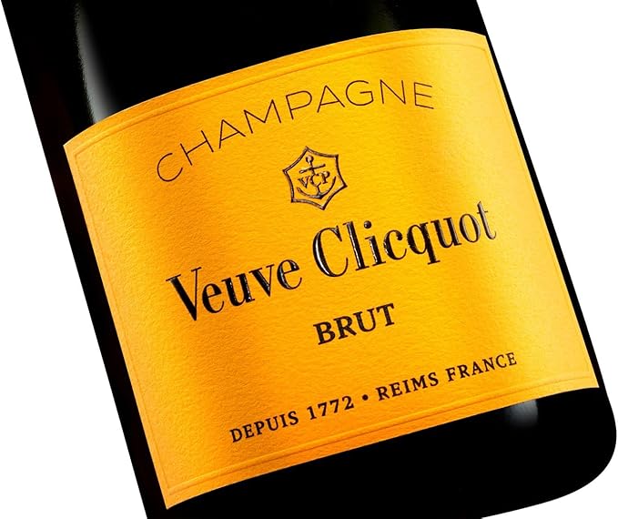 Veuve Clicquot Yellow Label Champagne, Gift Box, 75cl