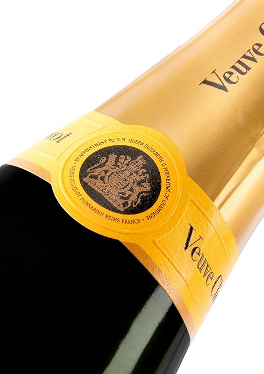 Veuve Clicquot Yellow Label Champagne, Gift Box, 75cl