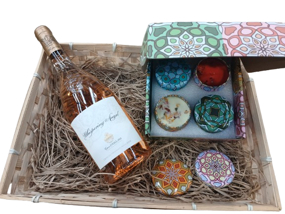 Elegant Mother’s Day Gift Set – Whispering Angel Rosé & Luxury Scented Candles